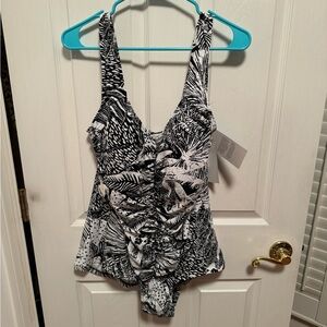 NWT Azul One Piece Printed Minimizer‎ Figure Swimsuit